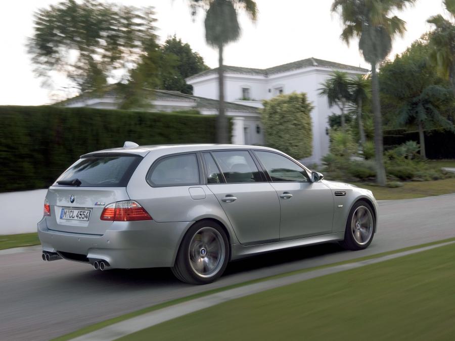  BMW M5 Touring 2007 года  (фото 12 из 56)